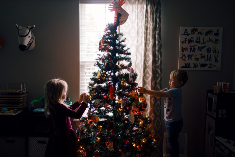 Ako zabaviť deti na Vianoce? Adventné „bojovky“ pre malých dobrodruhov